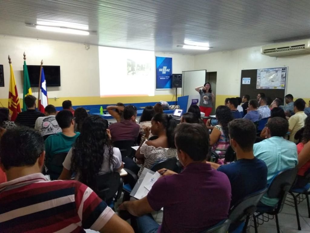 A CDL de Brumado em parceria com o SEBRAE promoveu workshop sobre mídias sociais para aumento de vendas