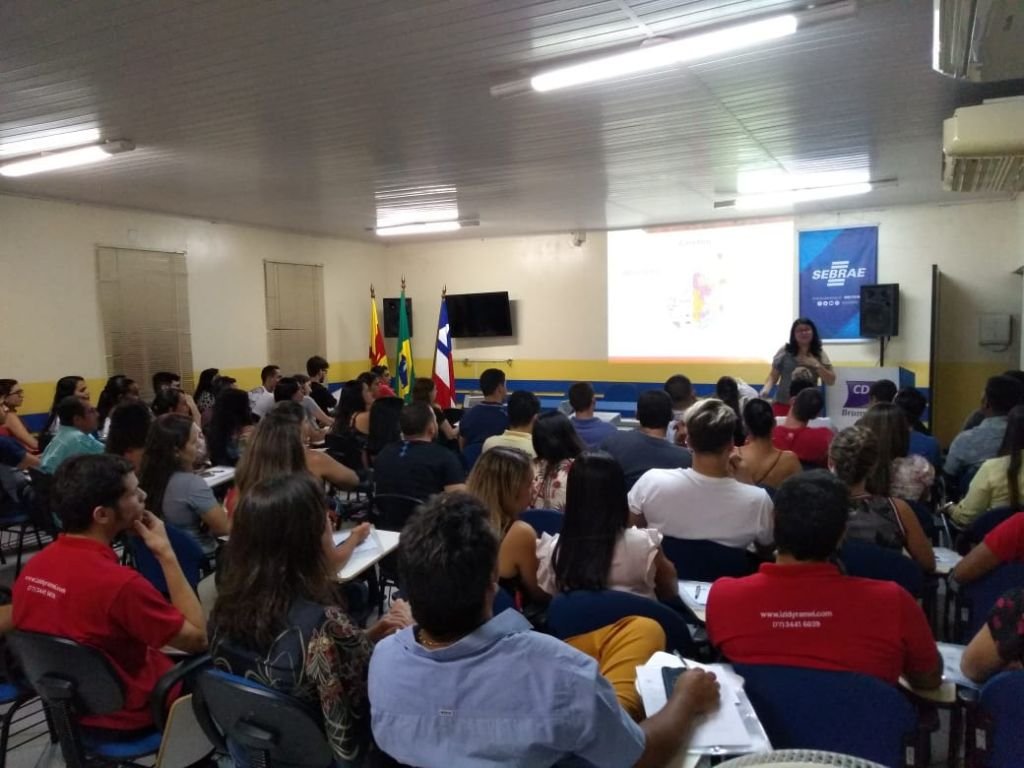 A CDL de Brumado em parceria com o SEBRAE promoveu workshop sobre mídias sociais para aumento de vendas