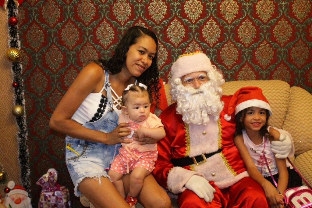 O bom velhinho continua recebendo visita em sua casa. E você, já fez a sua?