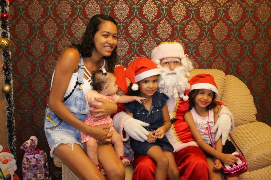 O bom velhinho continua recebendo visita em sua casa. E você, já fez a sua?