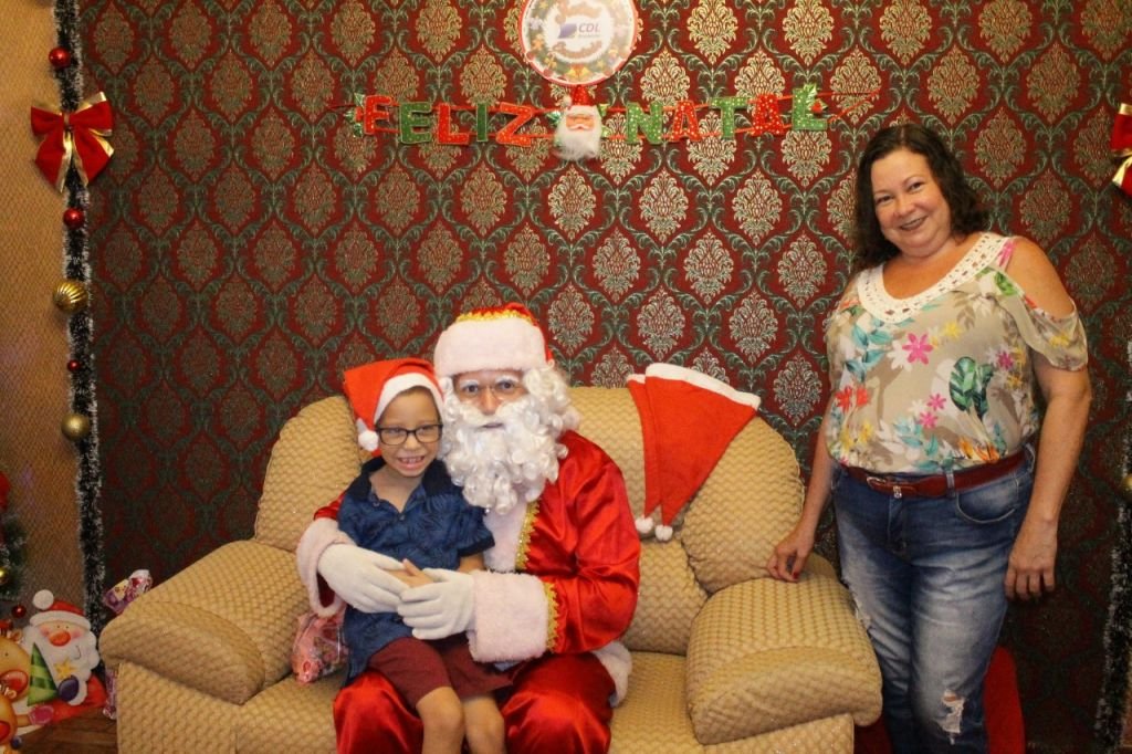 O bom velhinho continua recebendo visita em sua casa. E você, já fez a sua?