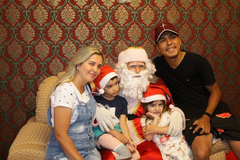 O bom velhinho continua recebendo visita em sua casa. E você, já fez a sua?