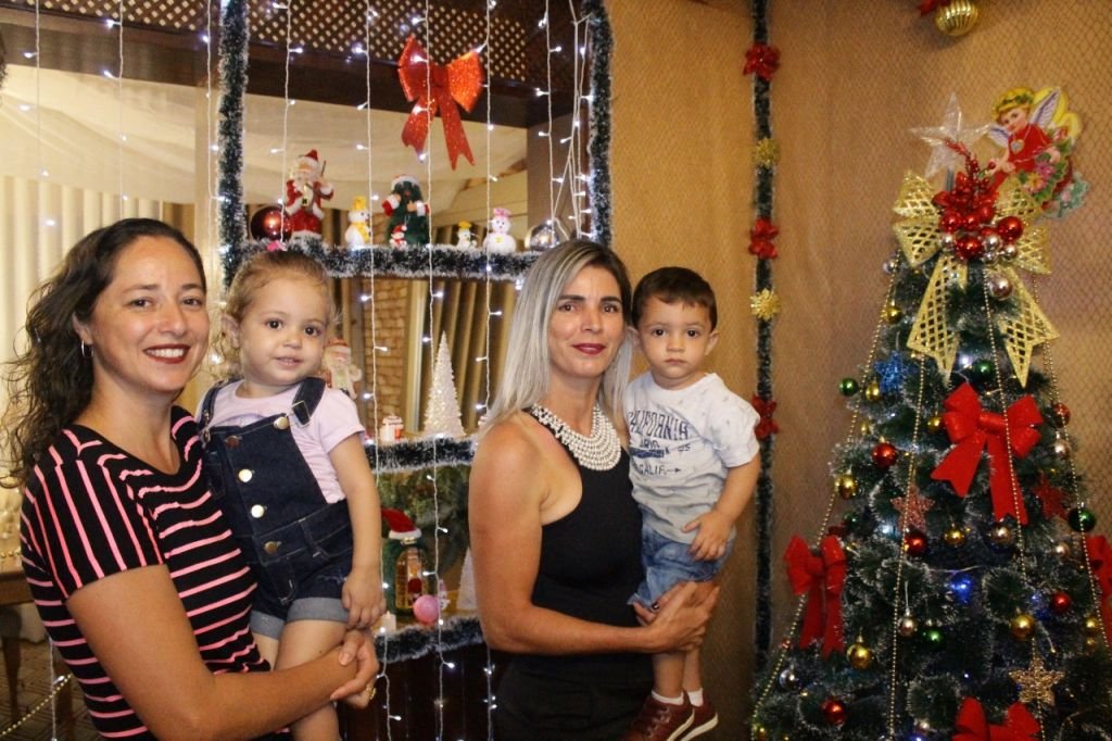 O bom velhinho continua recebendo visita em sua casa. E você, já fez a sua?