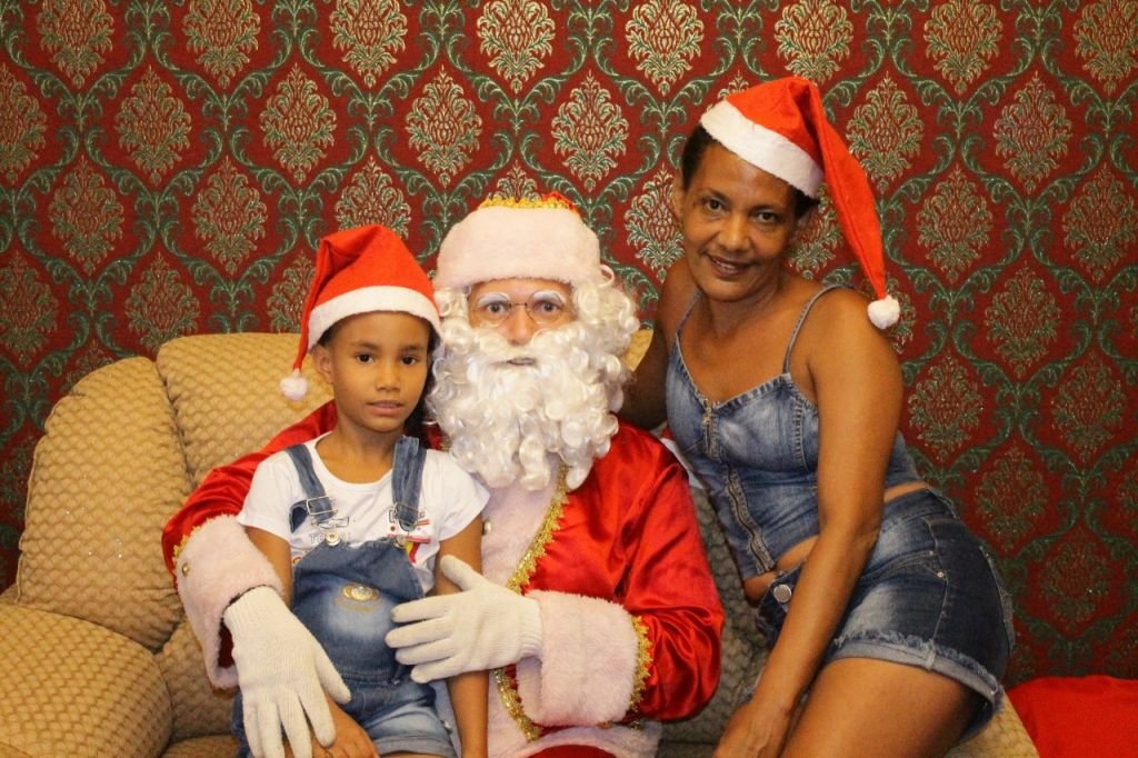 O bom velhinho continua recebendo visita em sua casa. E você, já fez a sua?