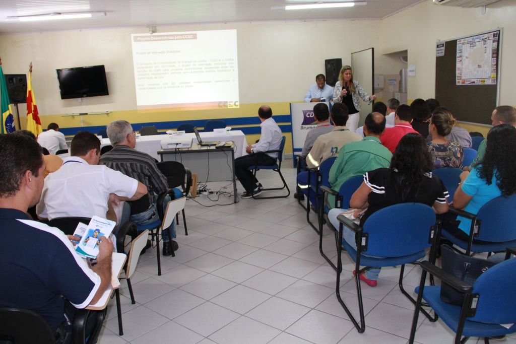CDL de Brumado sediou audiência pública com a presença de membros da ouvidoria da Coelba