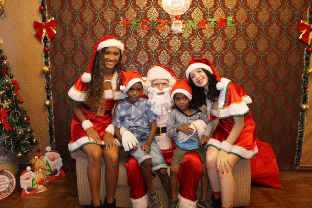 A alegria continua na casa do papai noel!