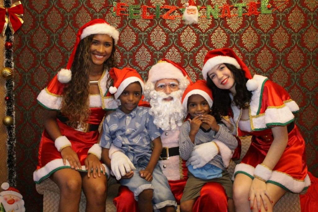 A alegria continua na casa do papai noel!