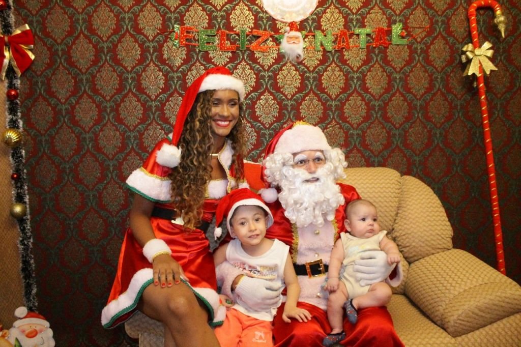 A alegria continua na casa do papai noel!