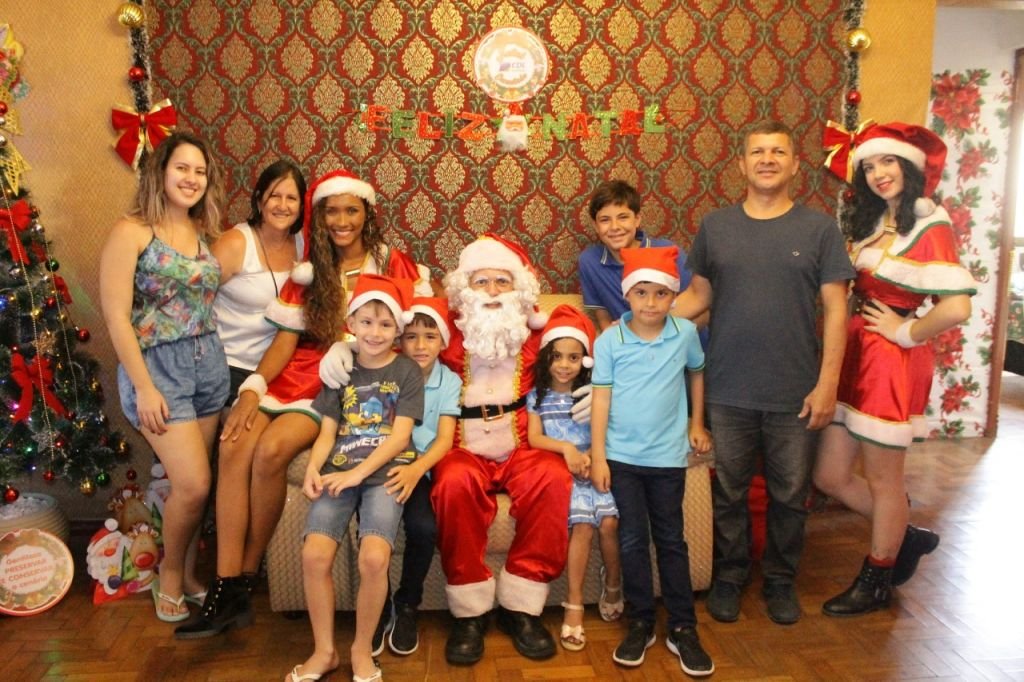 A alegria continua na casa do papai noel!