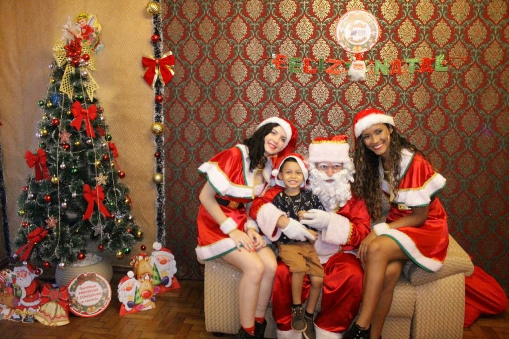 A alegria continua na casa do papai noel!