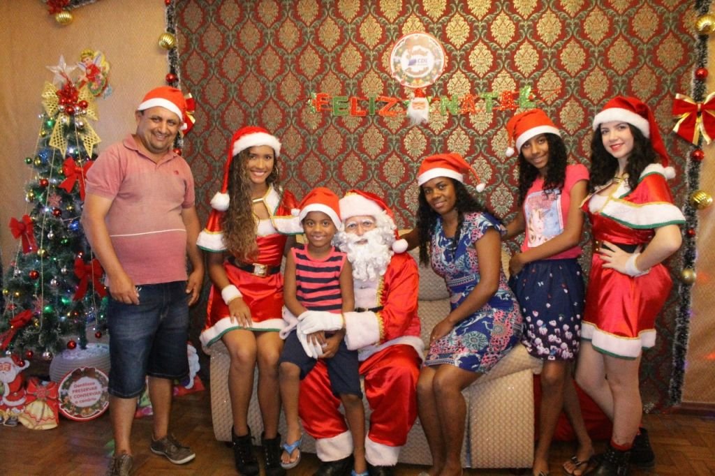 A alegria continua na casa do papai noel!