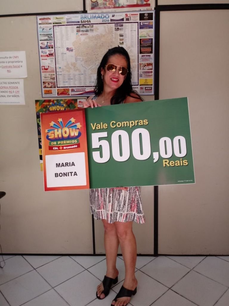 Ganhadores dos vale-compras que participaram da Campanha Show de Prêmios CDL + Brumado