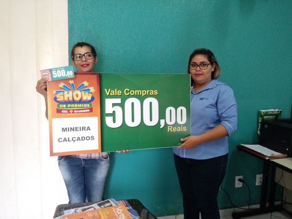 Ganhadores dos vale-compras que participaram da Campanha Show de Prêmios CDL + Brumado