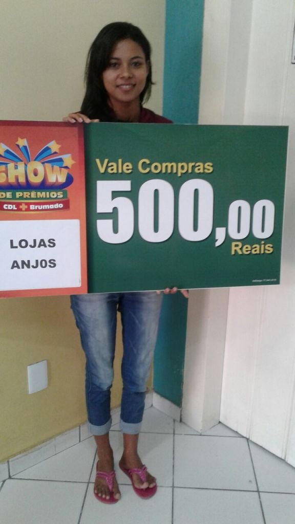 Ganhadores dos vale-compras que participaram da Campanha Show de Prêmios CDL + Brumado
