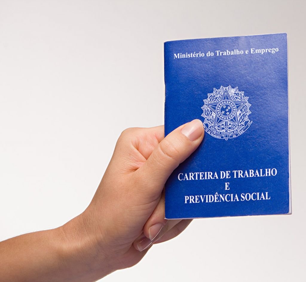 83% dos desempregados admitem não estar bem informados sobre a reforma trabalhista, revela estudo do SPC Brasil e CNDL