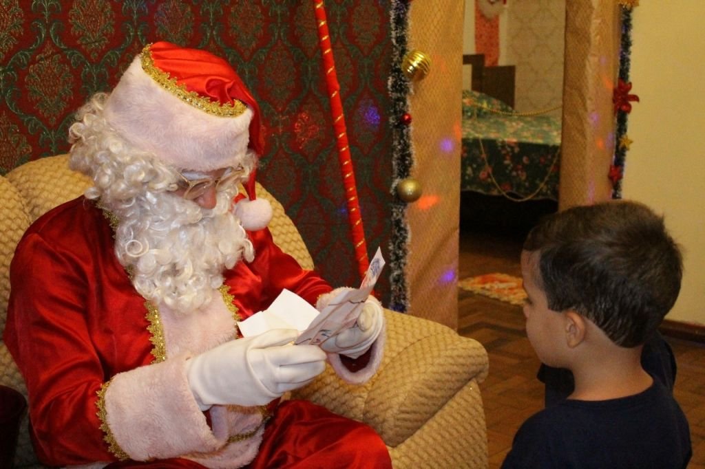 CDL de Brumado apresenta a Casa do Papai Noel